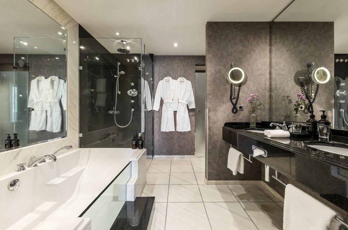 Insight into a bathroom of a Superior Suite of the hotel