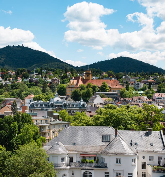 Panoramablick auf die Stadt Baden Baden - Perfekt für Städtereisen in Süddeutschland